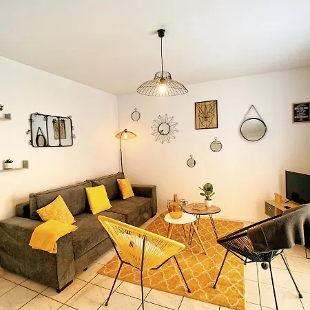 Studio Bis 32m2 Au Calme Situe Au Centre De *